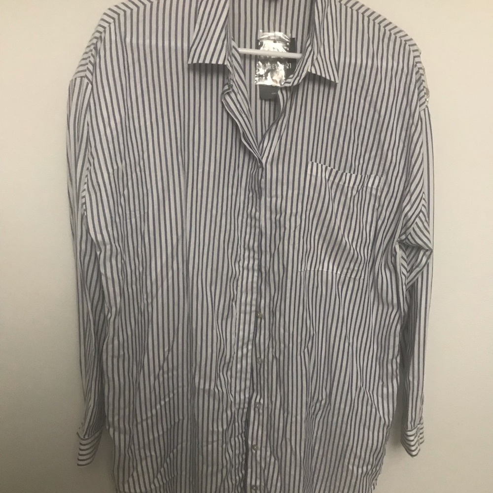 Blouse 👚 - Picture 2 of 2